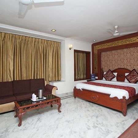 Oyo 5915 Hotel Swagath Új-Delhi Kültér fotó