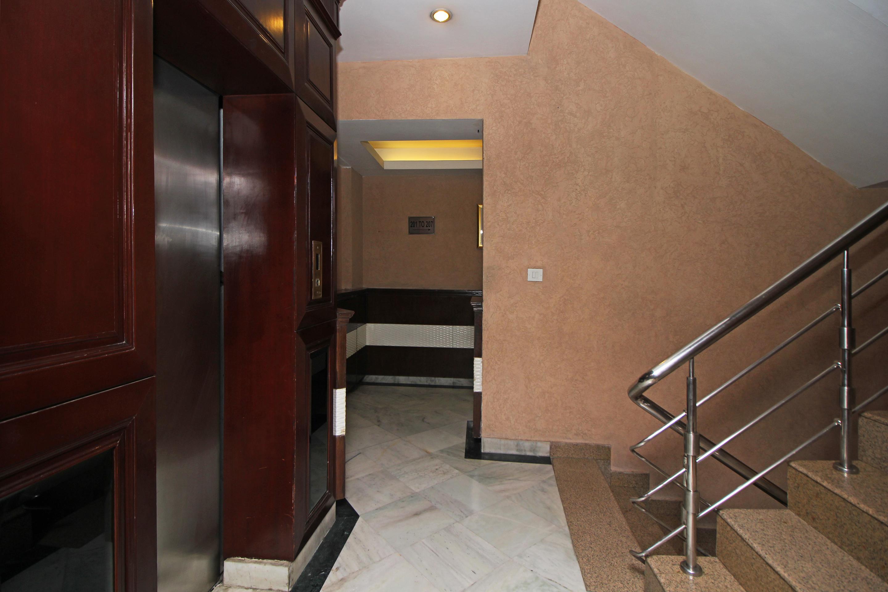 Oyo 5915 Hotel Swagath Új-Delhi Kültér fotó