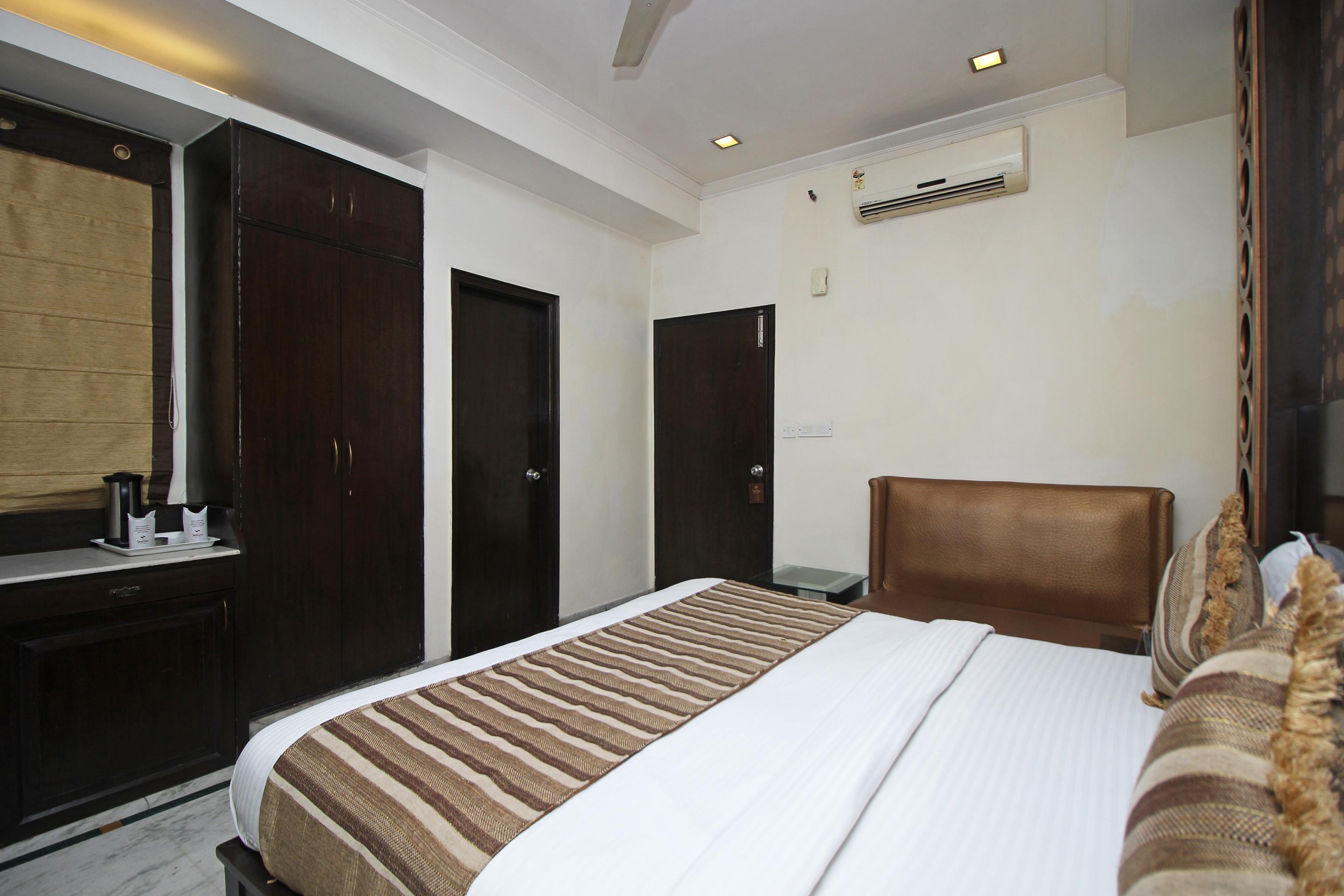 Oyo 5915 Hotel Swagath Új-Delhi Kültér fotó